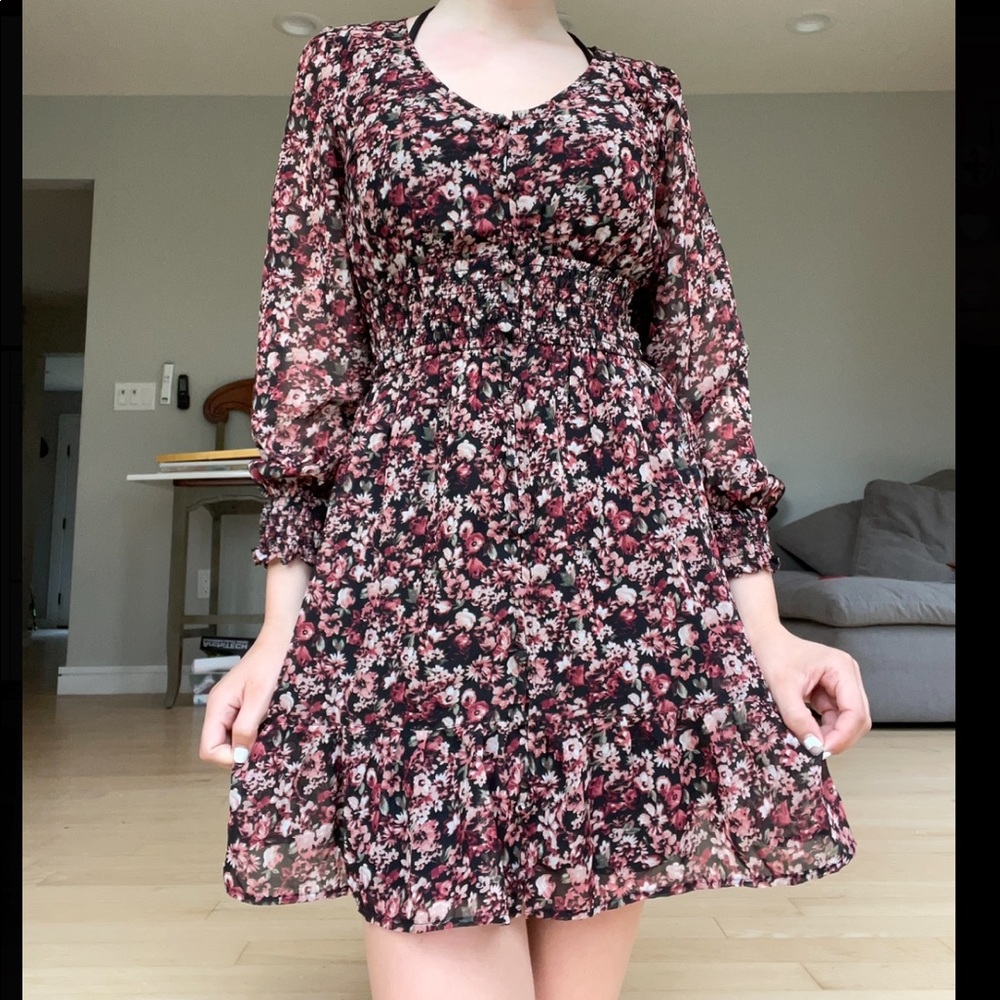 NEVER USED!! Flower print dress from Hollister! 💋